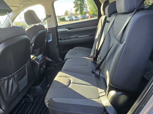 Used 2022 Hyundai Palisade SE image 18