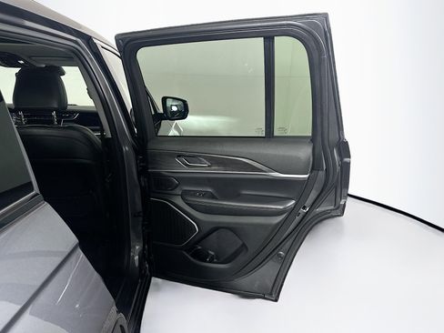Used 2023 Jeep Grand Cherokee 4WD 4xe image 33