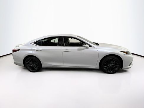 Used 2024 Lexus ES 300h w/ Premium Package image 4