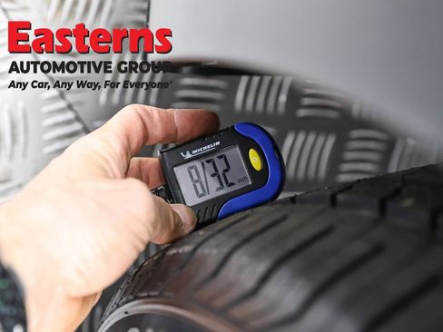 Used 2022 Tesla Model Y Long Range image 22