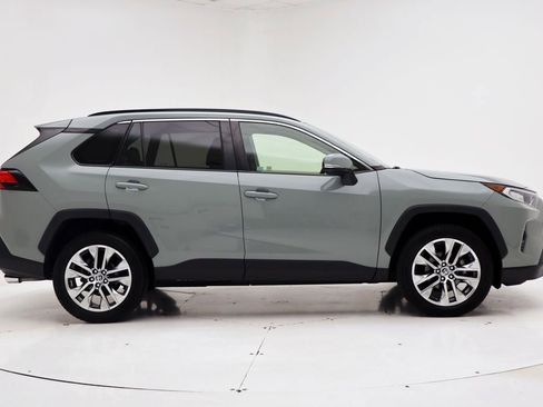 Used 2020 Toyota RAV4 XLE Premium AWD/4WD image 3