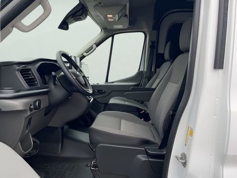 New 2026 Ford Transit 250 148 Medium Roof w/ Load Area Protection Package image 23