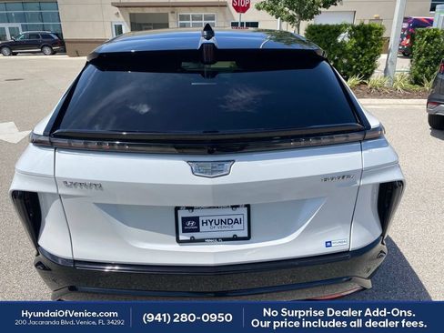Used 2025 Cadillac Lyriq Sport w/ LPO, Floor Liner Package AWD/4WD image 32