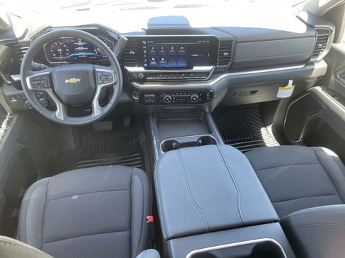 Used 2025 Chevrolet Silverado 2500 LT w/ Convenience Package AWD/4WD image 25