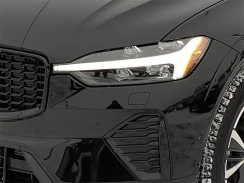 Used 2025 Volvo XC60 B5 Ultra image 10