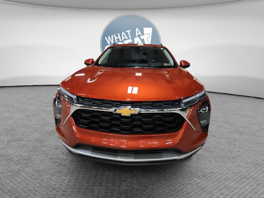 Used 2024 Chevrolet Trax LT w/ Driver Confidence Package FWD image 11
