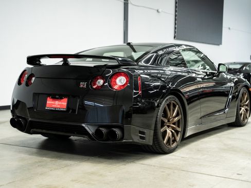 Used 2013 Nissan GT-R Premium image 9