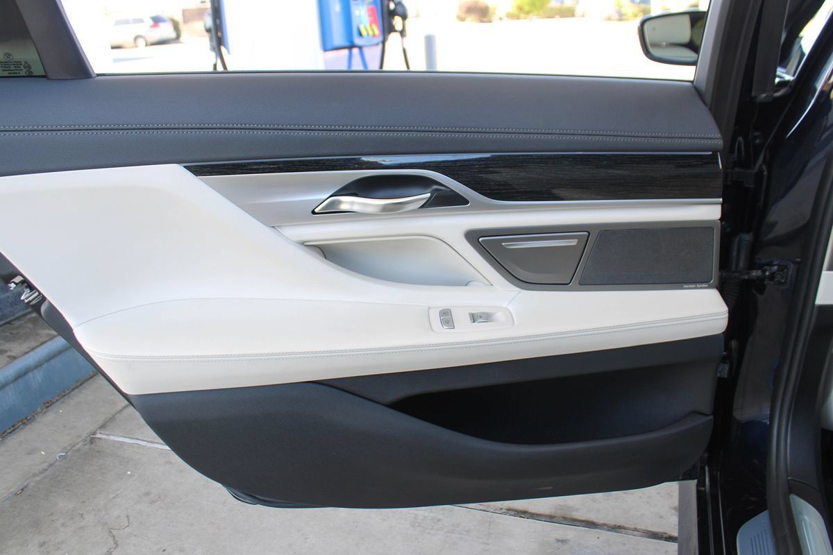 Used 2019 BMW 750i RWD image 41