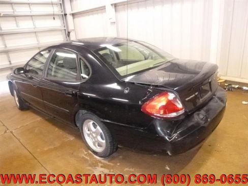 Used 2005 Ford Taurus SE image 3