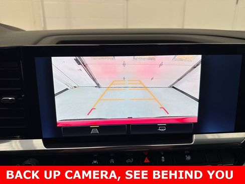 Used 2023 Chevrolet Silverado 1500 RST image 2