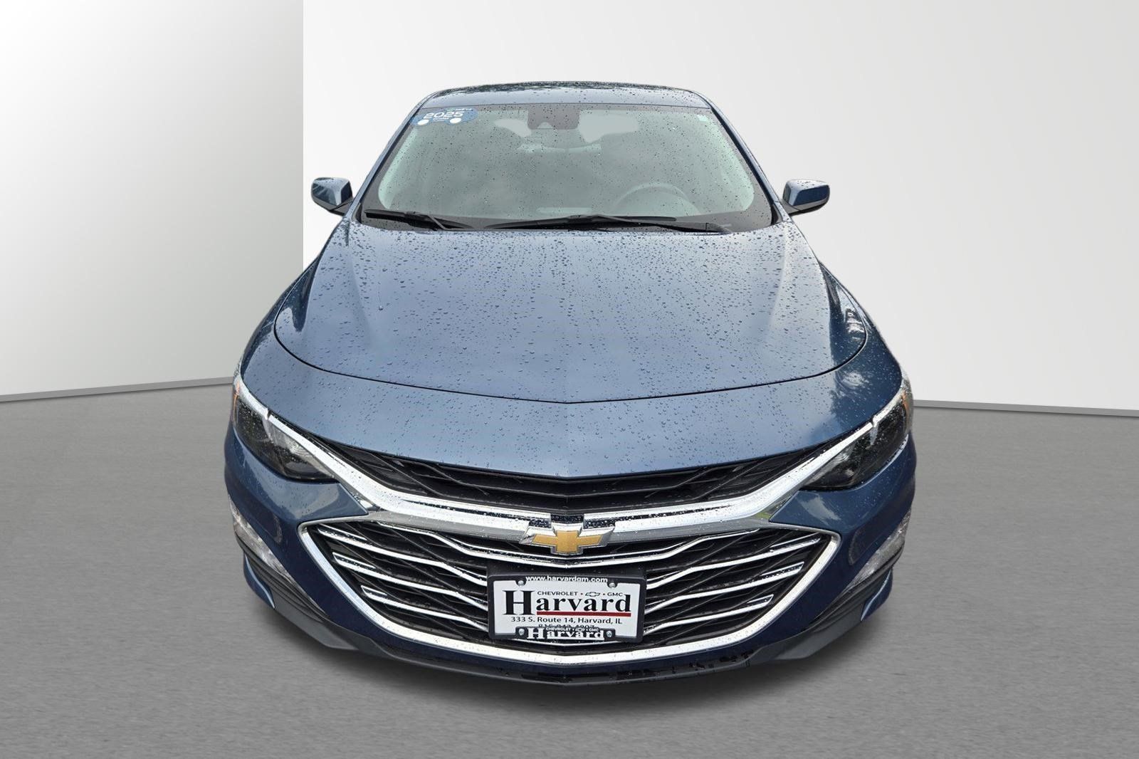 Used 2025 Chevrolet Malibu LT FWD image 2