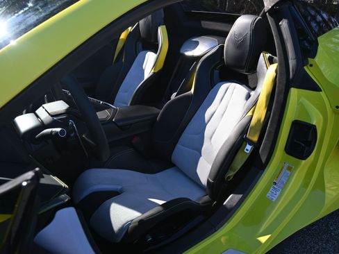 Used 2022 Chevrolet Corvette Stingray Premium Conv w/ Z51 Performance Package image 20