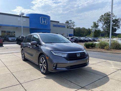 Used 2022 Honda Odyssey Touring image 2