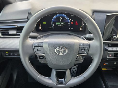 Used 2025 Toyota Camry SE w/ Convenience Package FWD image 14