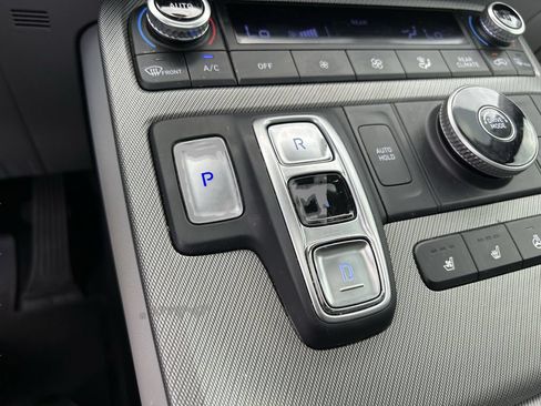 Used 2024 Hyundai Palisade SEL FWD image 32