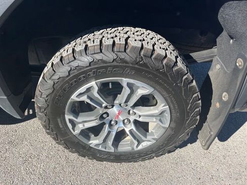 Used 2024 GMC Sierra 1500 SLT image 20