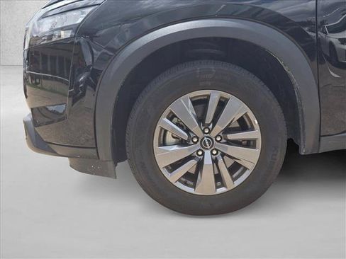 Used 2025 Nissan Pathfinder SV FWD image 18