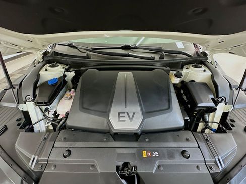 Used 2024 Kia EV6 Light AWD/4WD image 34