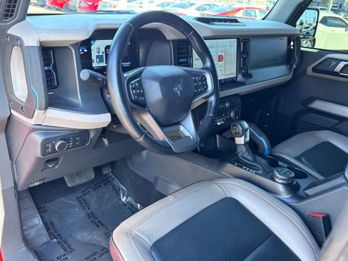 Used 2022 Ford Bronco Wildtrak AWD/4WD image 17