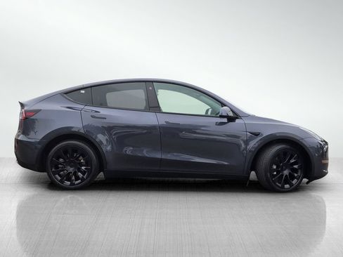 Used 2021 Tesla Model Y Long Range AWD/4WD image 4