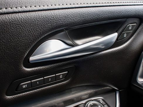 Used 2024 Cadillac XT4 Premium Luxury image 9