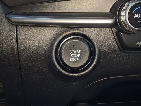 Used 2024 MAZDA MAZDA3 s FWD image 19