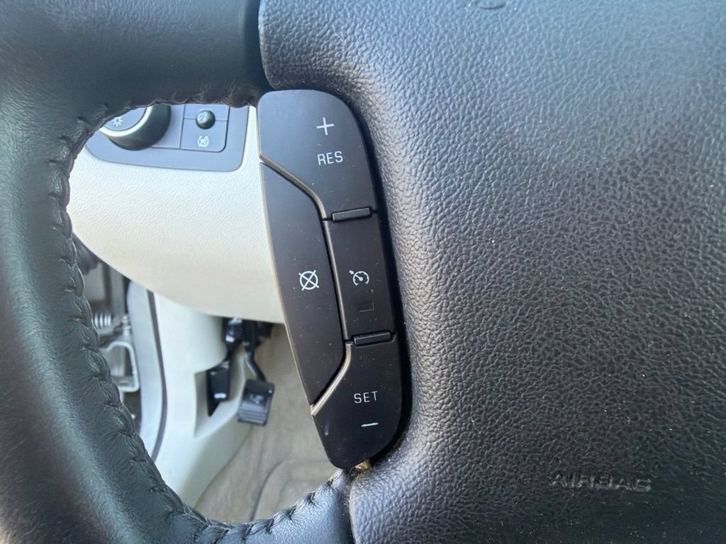 Used 2009 Chevrolet Impala LTZ FWD image 21