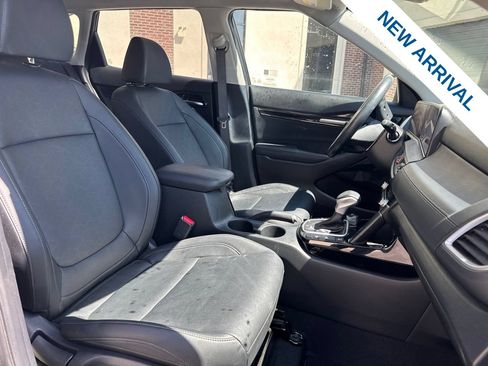 Used 2024 Kia Seltos EX AWD/4WD image 9