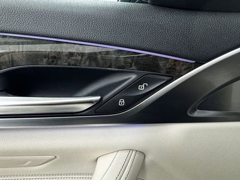 Used 2022 BMW 540i xDrive w/ Premium Package image 26