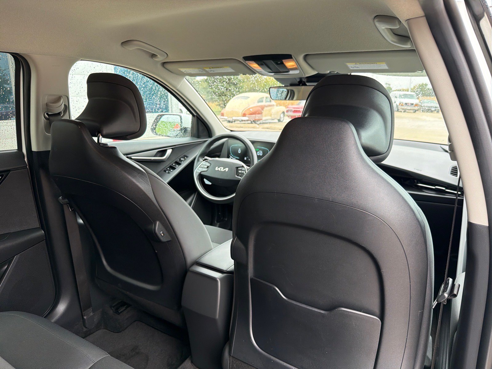 Used 2025 Kia Niro LX FWD image 25