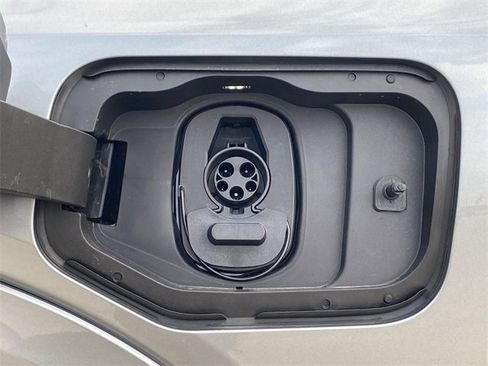 New 2026 Chevrolet Equinox EV LT image 30