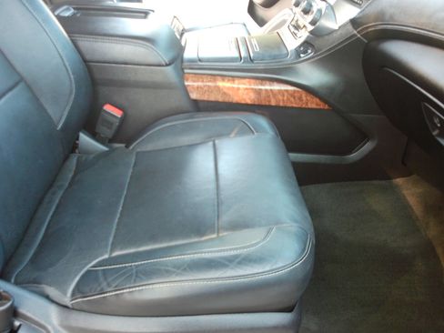 Used 2015 Chevrolet Tahoe LTZ RWD image 43