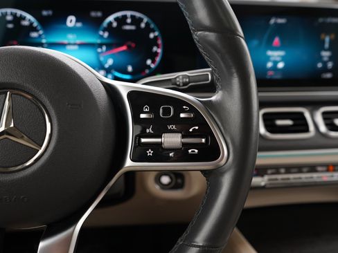 Used 2020 Mercedes-Benz GLE 350 4MATIC w/ Premium Package image 28
