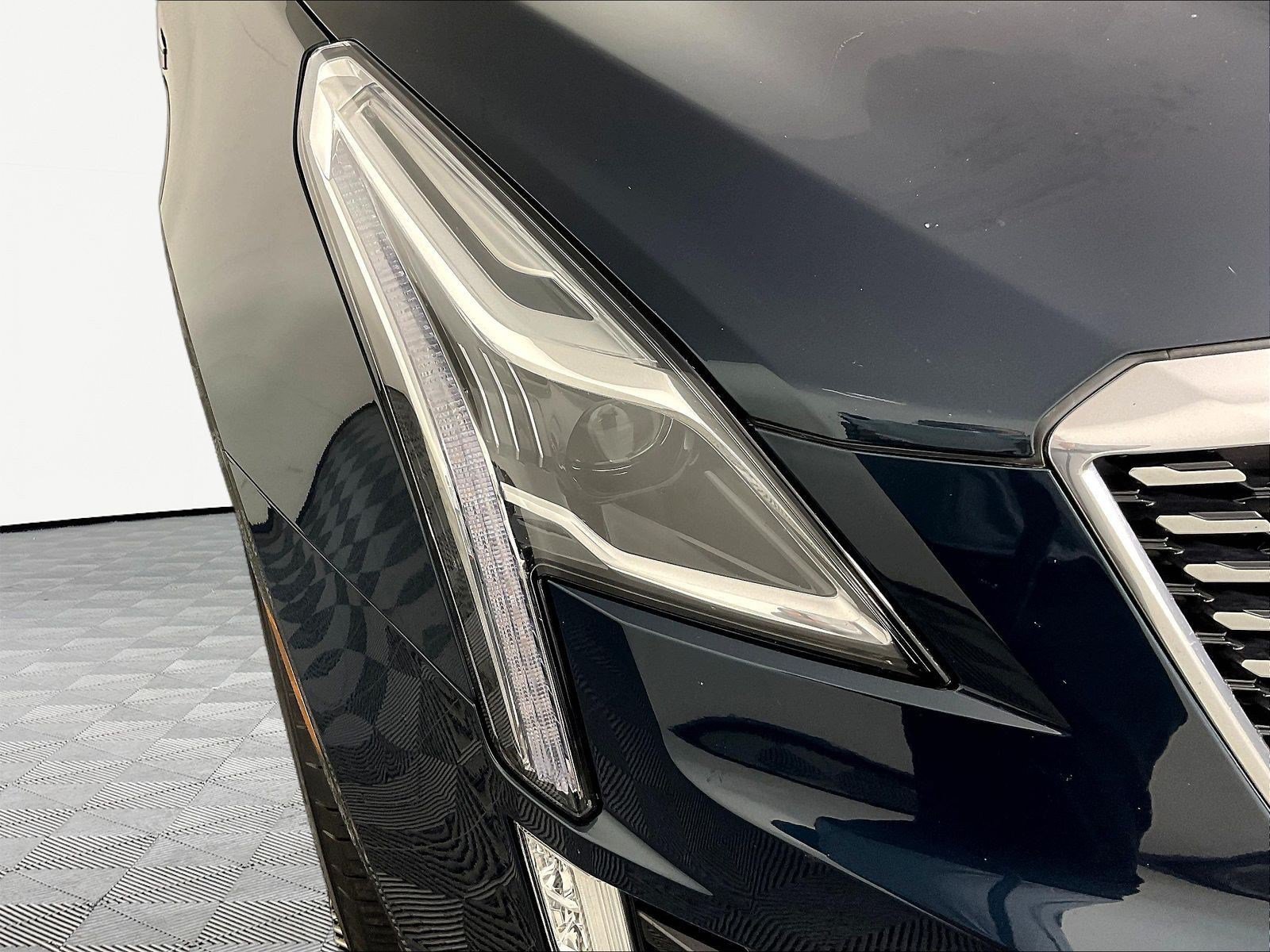 Used 2024 Cadillac XT5 Premium Luxury w/ LPO, Floor Liner Package AWD/4WD image 32