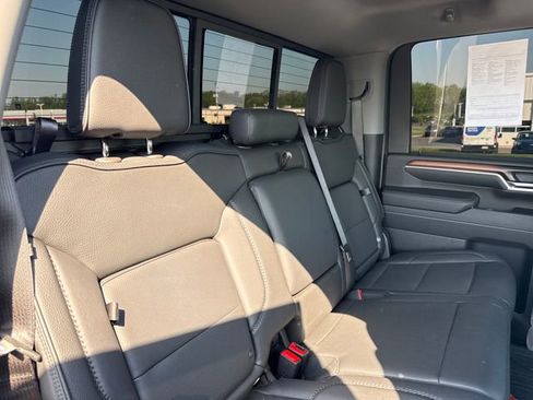 Used 2025 GMC Sierra 2500 Denali w/ Denali Reserve Package AWD/4WD image 6