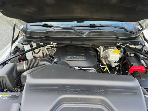 Used 2022 RAM 2500 Tradesman w/ Chrome Appearance Group AWD/4WD image 21