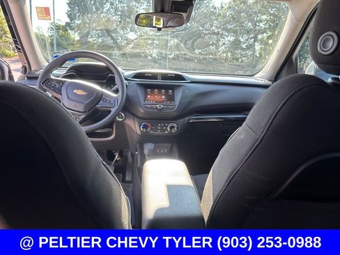 Used 2022 Chevrolet TrailBlazer LT FWD image 19