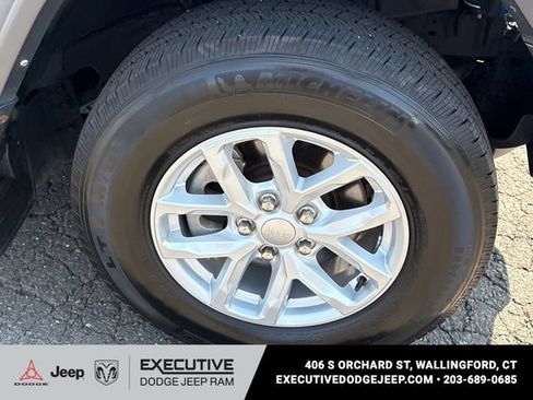 Used 2023 Jeep Wrangler Sport AWD/4WD image 7