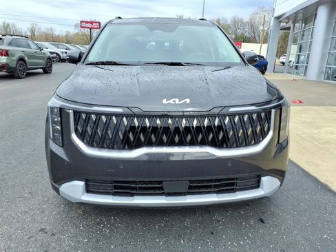 New 2026 Kia Carnival EX FWD image 3