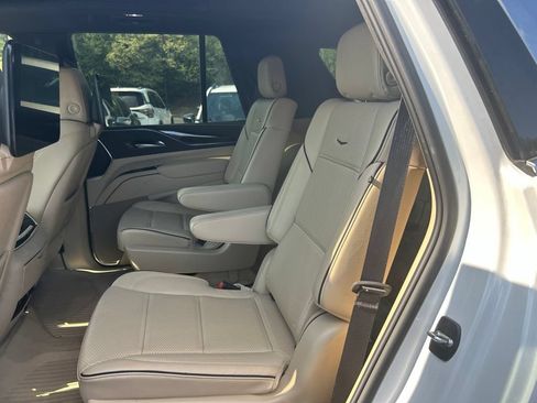 Used 2024 Cadillac Escalade Premium Luxury w/ Performance Package AWD/4WD image 16