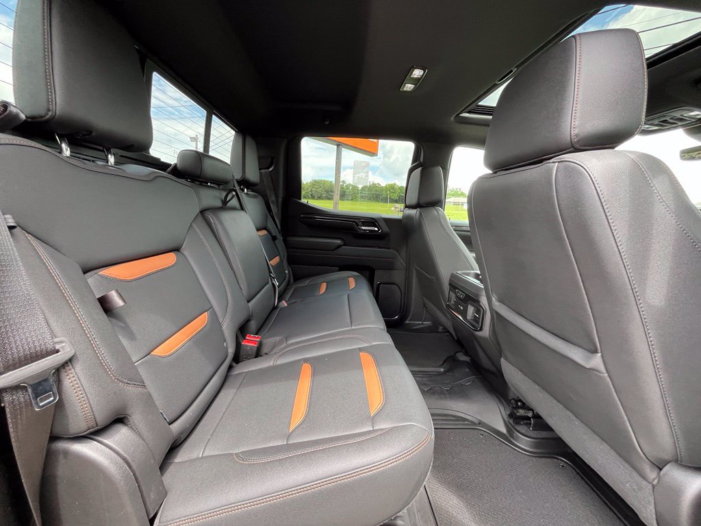 Used 2024 GMC Sierra 1500 AT4 w/ Technology Package AWD/4WD image 32