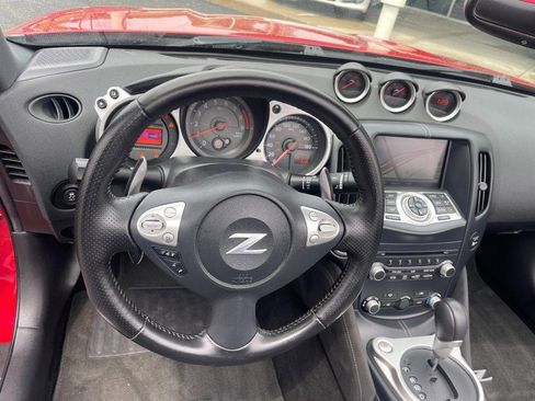 Used 2019 Nissan 370Z Touring RWD image 16