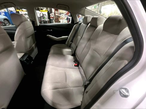 Used 2025 Honda Accord LX image 19