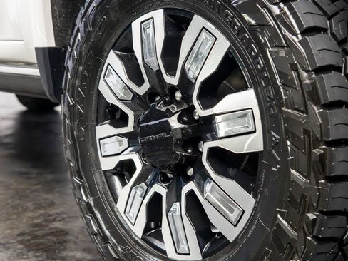 Used 2024 GMC Sierra 2500 Denali w/ Denali Reserve Package AWD/4WD image 25