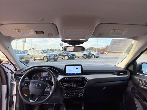Used 2022 Ford Escape SE image 31