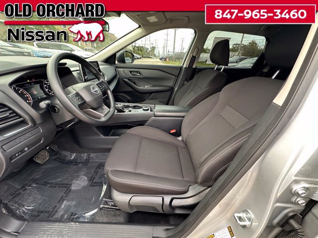 Used 2025 Nissan Rogue S AWD/4WD image 9