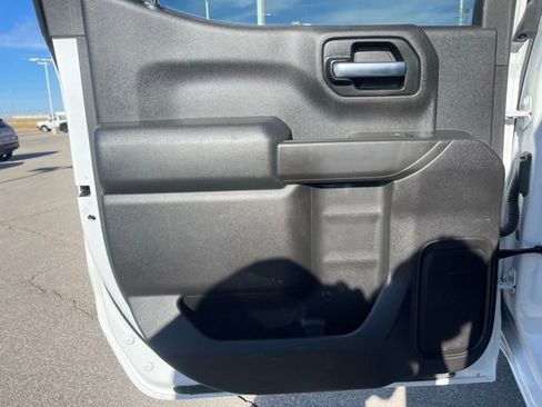 Used 2019 Chevrolet Silverado 1500 Custom Trail Boss w/ Custom Convenience Package image 17