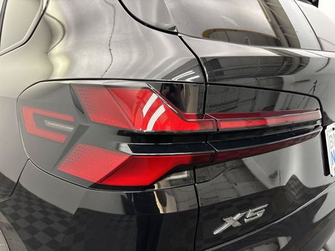 New 2026 BMW X5 xDrive40i w/ M Sport Package AWD/4WD image 19