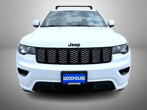 Used 2019 Jeep Grand Cherokee Altitude AWD/4WD image 2