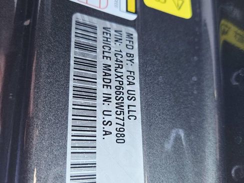 Used 2025 Jeep Wrangler Unlimited Sahara image 37